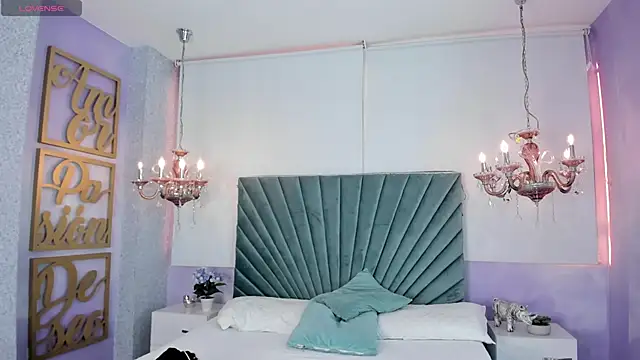 Aitana Hilton  online show from September 14, 11:31 am