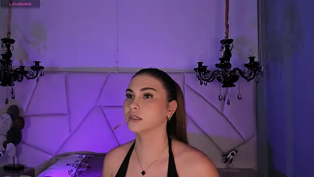 Aitana Hilton  online show from October 14, 12:17 pm