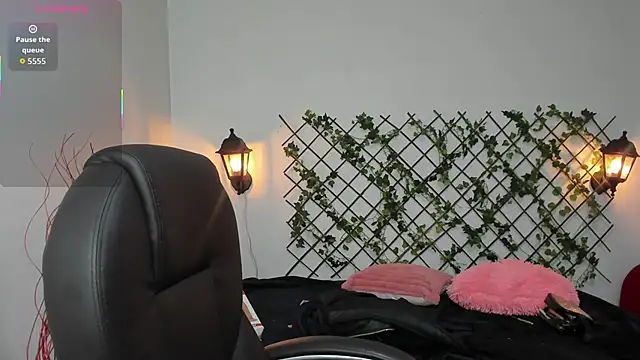 zahra Jalid online show from October 28, 9:50 pm