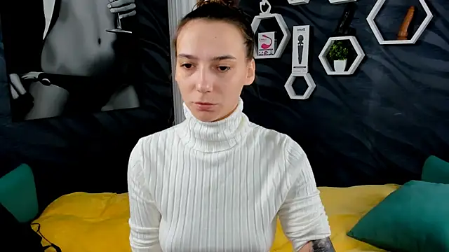 annabishop online show from February 11, 3:18 am