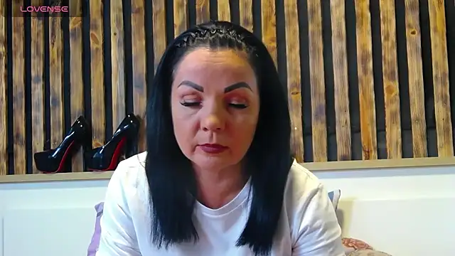 Tory Lovi online show from October 11, 8:46 am