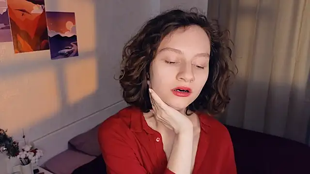 Snapshot of Leya_Curly chatting on March 15, 12:24 pm Leya Curly online show from March 15, 12:24 pm