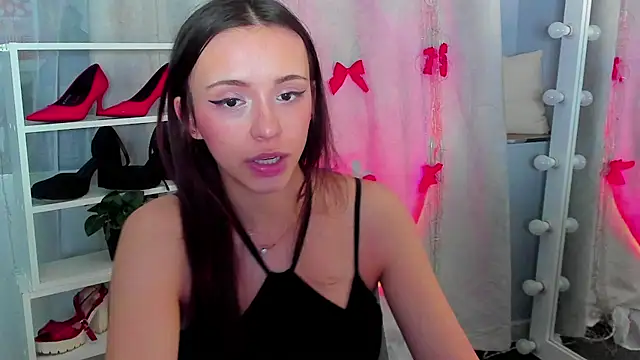 Snapshot of Sahara_Shields chatting on January 20, 1:53 pm Sahara Shields online show from January 20, 1:53 pm