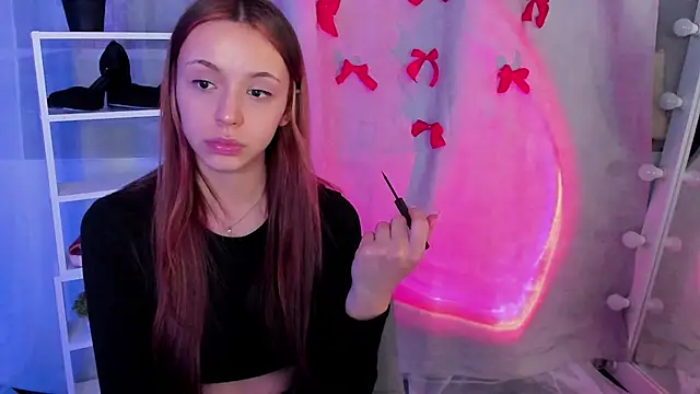 Snapshot of Sahara_Shields chatting on February 6, 1:21 pm Sahara Shields online show from February 6, 1:21 pm