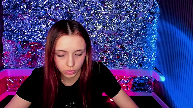 Snapshot of Sahara_Shields chatting on February 7, 3:30 pm Sahara Shields online show from February 7, 3:30 pm