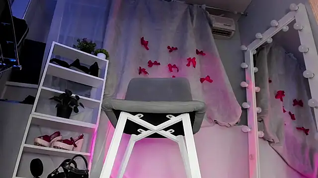 Snapshot of Sahara_Shields chatting on March 15, 12:24 pm Sahara Shields online show from March 15, 12:24 pm