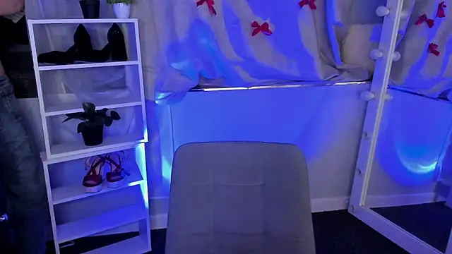 Snapshot of Sahara_Shields chatting on March 21, 10:28 am Sahara Shields online show from March 21, 10:28 am