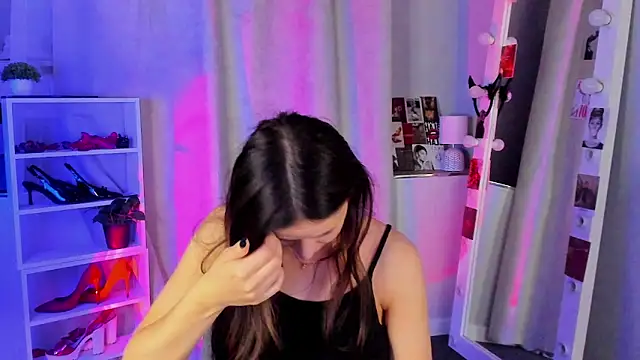 Snapshot of Sahara_Shields chatting on September 28, 10:53 am Sahara Shields online show from September 28, 10:53 am