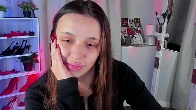 Snapshot of Sahara_Shields chatting on October 18, 10:16 am Sahara Shields online show from October 18, 10:16 am