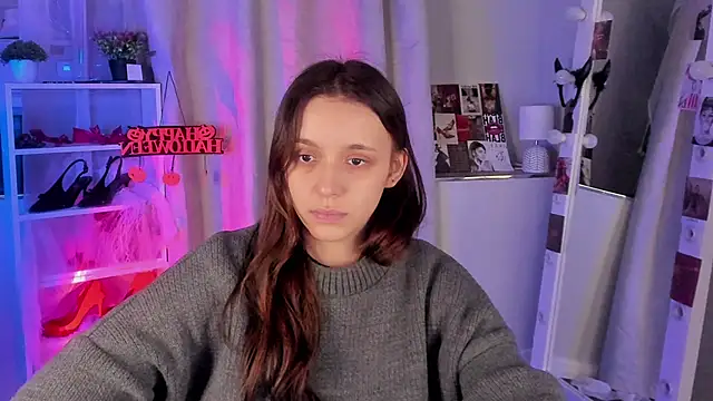 Snapshot of Sahara_Shields chatting on October 24, 10:33 am Sahara Shields online show from October 24, 10:33 am