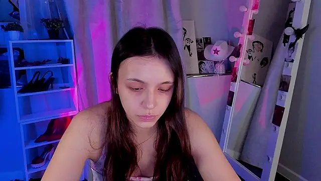 Snapshot of Sahara_Shields chatting on November 21, 11:09 am Sahara Shields online show from November 21, 11:09 am