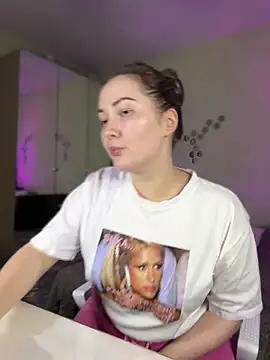 Kiss My Body online show from February 20, 6:46 pm