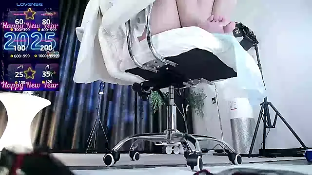 Snapshot of miaomiao-777 chatting on February 22, 1:57 pm miaomiao-777 online show from February 22, 1:57 pm