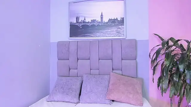 janna lopez  online show from October 21, 12:06 pm