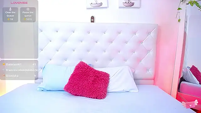 littleslut1 online show from November 7, 4:12 am