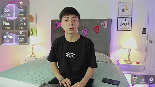 Snapshot of ethan_and_ava chatting on February 18, 1:33 pm ethan and ava online show from February 18, 1:33 pm