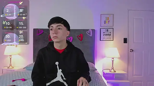 Snapshot of ethan_and_ava chatting on February 19, 1:39 pm ethan and ava online show from February 19, 1:39 pm