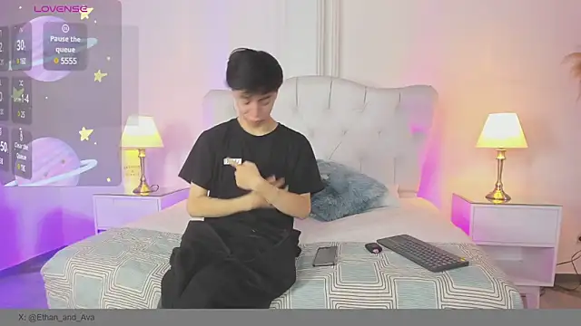 Snapshot of ethan_and_ava chatting on March 16, 1:49 pm ethan and ava online show from March 16, 1:49 pm