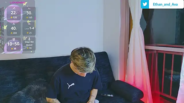 Snapshot of ethan_and_ava chatting on October 2, 2:29 am ethan and ava online show from October 2, 2:29 am