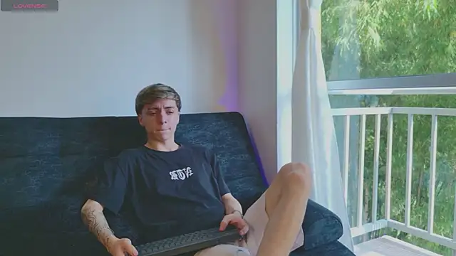 Snapshot of ethan_and_ava chatting on November 7, 1:00 pm ethan and ava online show from November 7, 1:00 pm