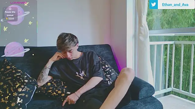 Snapshot of ethan_and_ava chatting on November 20, 1:11 pm ethan and ava online show from November 20, 1:11 pm