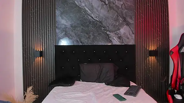 vanilla hot online show from February 3, 1:30 pm