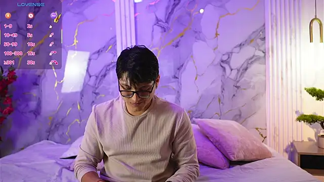 vanilla hot online show from October 4, 1:20 pm