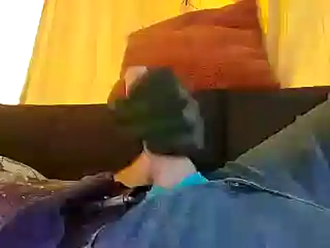 Snapshot of bwcbeat83 chatting on February 13, 10:54 pm bwcbeat83 online show from February 13, 10:54 pm