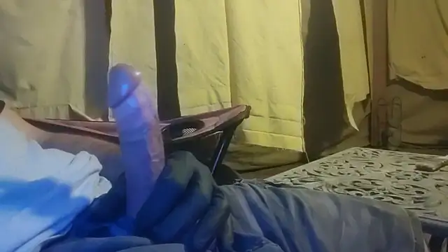 Snapshot of bwcbeat83 chatting on October 10, 1:26 am bwcbeat83 online show from October 10, 1:26 am