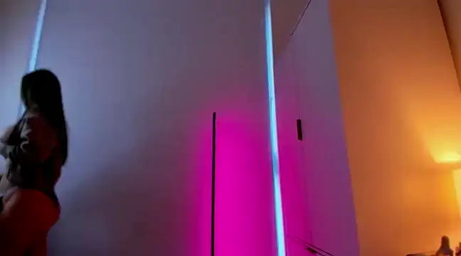 Snapshot of GoddessRoxana chatting on January 14, 12:35 pm GoddessRoxana online show from January 14, 12:35 pm