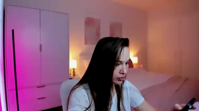 Snapshot of GoddessRoxana chatting on January 17, 11:49 am GoddessRoxana online show from January 17, 11:49 am