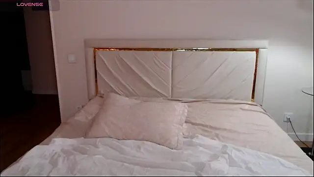 mystiksirenn online show from March 22, 5:06 am