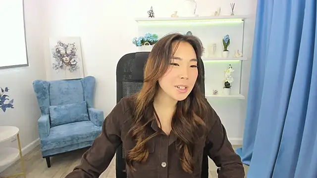 AnnaReyla online show from October 8, 11:30 am