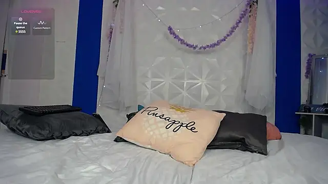 miss honey01 online show from March 3, 2:47 am