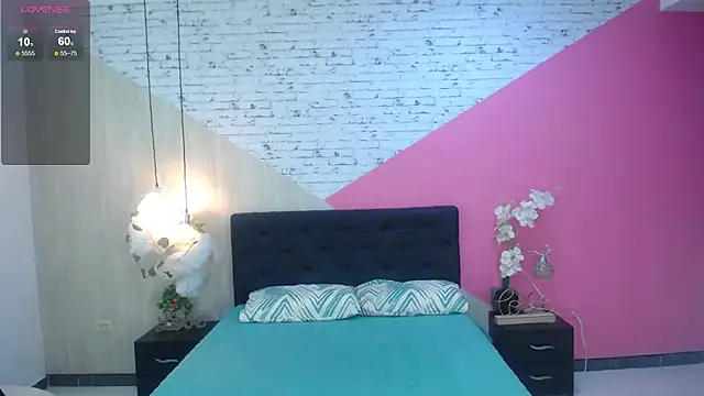 miss honey01 online show from October 5, 11:41 am