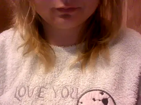 Snapshot of Allie_Janet chatting on January 15, 4:11 pm Allie Janet online show from January 15, 4:11 pm