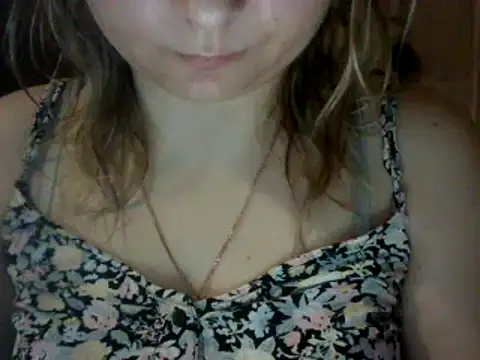 Snapshot of Allie_Janet chatting on January 20, 7:04 am Allie Janet online show from January 20, 7:04 am