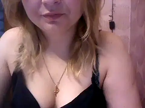 Snapshot of Allie_Janet chatting on January 22, 7:46 am Allie Janet online show from January 22, 7:46 am