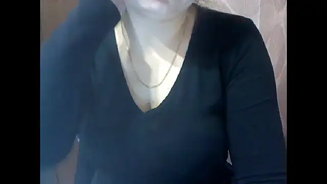 Snapshot of Allie_Janet chatting on December 1, 8:08 am Allie Janet online show from December 1, 8:08 am