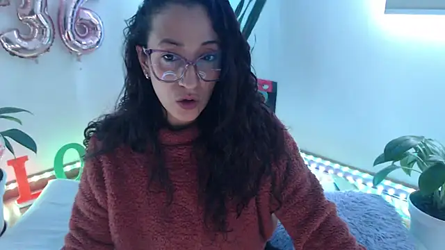 Snapshot of samy_love35 chatting on September 10, 8:42 pm samy love35 online show from September 10, 8:42 pm