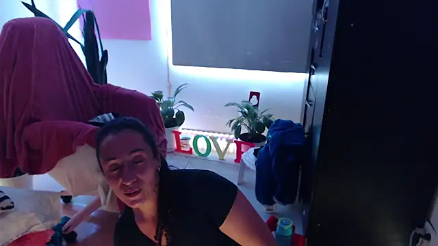 Snapshot of samy_love35 chatting on October 20, 9:15 pm samy love35 online show from October 20, 9:15 pm