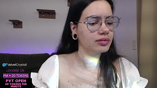 crystalll room online show from September 28, 5:35 am