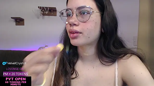 crystalll room online show from October 3, 5:59 am