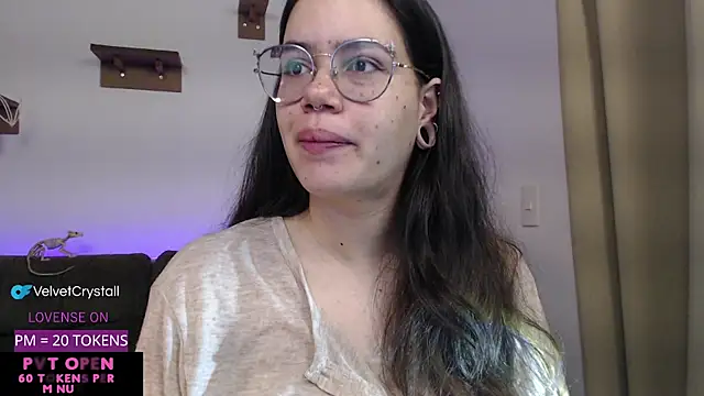 crystalll room online show from October 19, 6:47 am