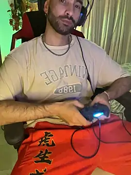 Snapshot of darkdesire_01 chatting on January 23, 11:36 pm darkdesire 01 online show from January 23, 11:36 pm