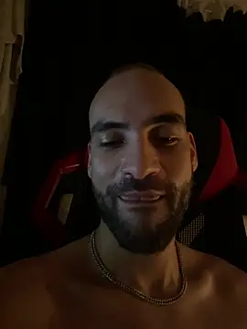 Snapshot of darkdesire_01 chatting on February 1, 3:41 am darkdesire 01 online show from February 1, 3:41 am