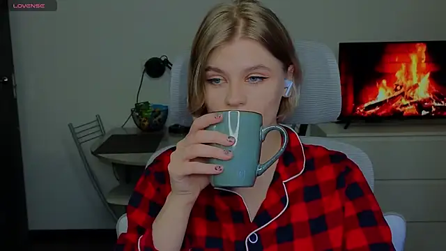  JessieVibes online show from February 12, 4:00 pm