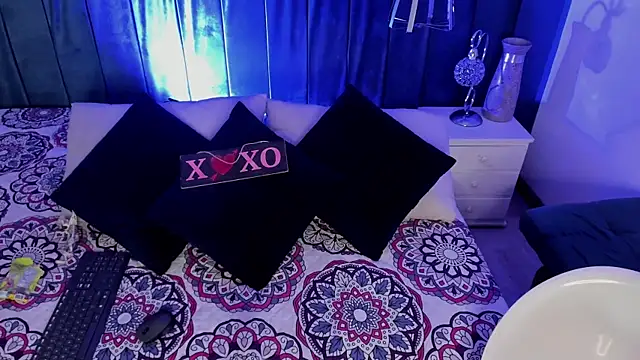 JeanneSabatier online show from February 12, 7:45 pm