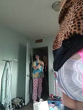 Snapshot of minsushimei chatting on March 13, 12:05 am minsushimei online show from March 13, 12:05 am