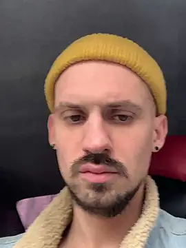 AssHunter4k online show from February 25, 9:20 am